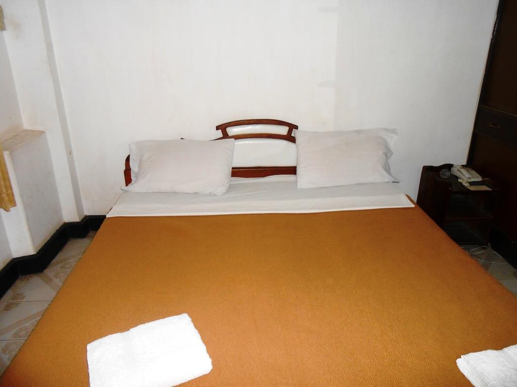 Hoongthip Hotel Savannakhet Room photo