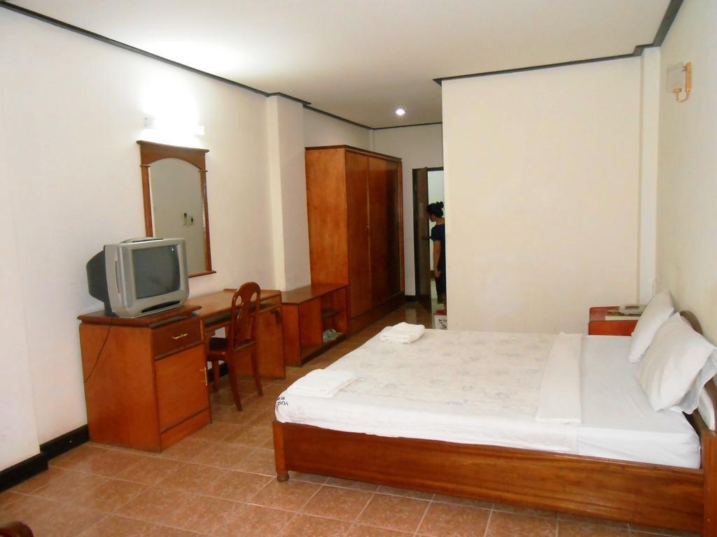 Hoongthip Hotel Savannakhet Room photo