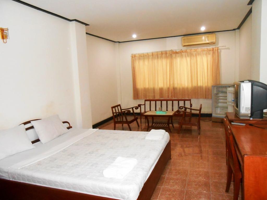 Hoongthip Hotel Savannakhet Room photo